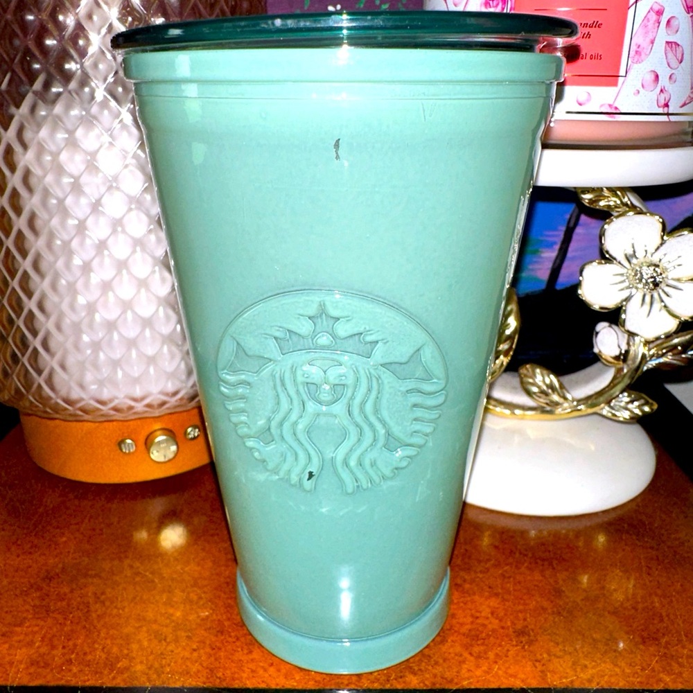 Preowned ✨ Starbucks ✨ FROSTED MINT GREEN Recycled Glass Cold Grande 16oz Cup